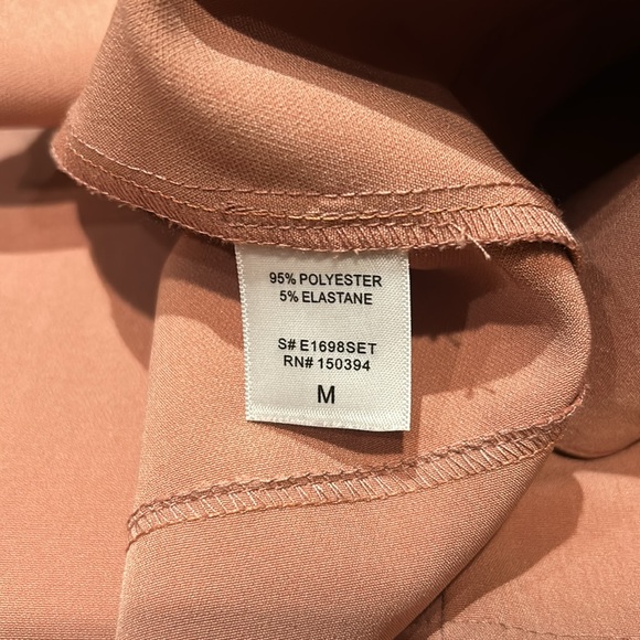 Women's Relaxed Fit Blazer in Blush Pink│Size Medium - Picture 12 of 14